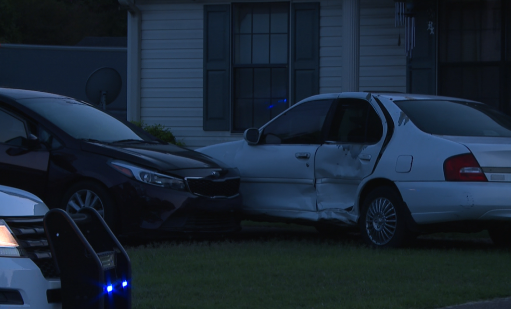 Authorities search for 3 suspects after car chase WBBJ TV