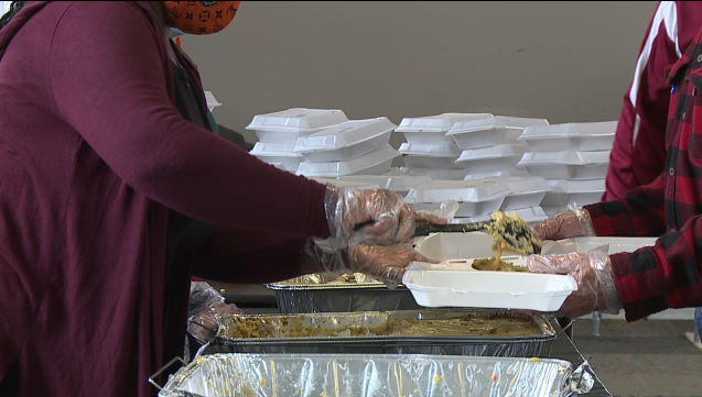 Volunteers Provide Thanksgiving Meals To Those In Need - WBBJ TV