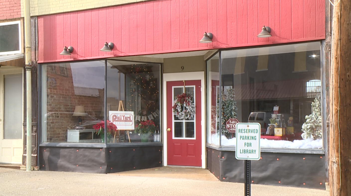 McKenzie back Mistletoe Market for holiday season WBBJ TV