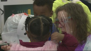 Hands Up Christmas 5pm Vosot