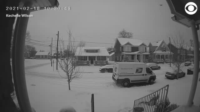 Snowangel Mail Carrier