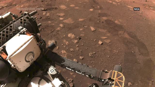 Nasa's New Mars Rover Hits Dusty Red Road, 1st Trip 21 Feet