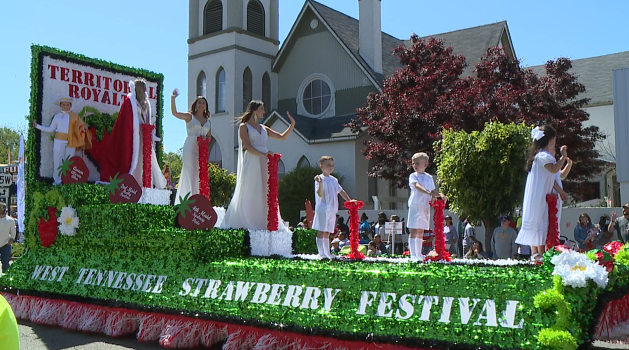 Grand Floats Parade In Humboldt 1