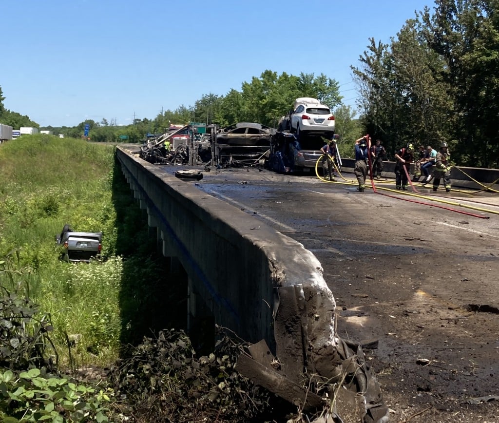 Interstate 40 crash blocks eastbound lanes WBBJ TV