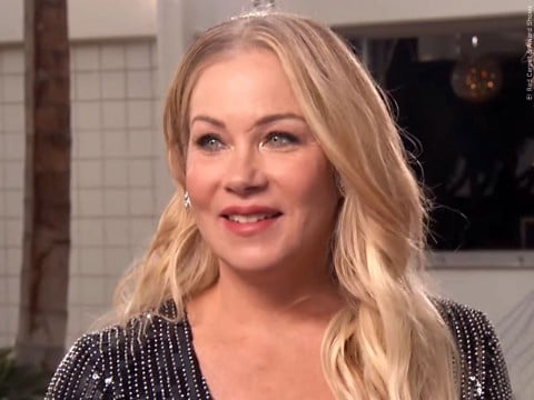 Christina Applegate Reveals She Has Multiple Sclerosis - WBBJ TV