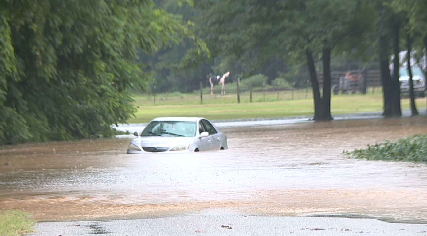 Woman Rescued From Flooded Car In Bells Wbbj Tv