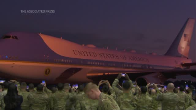 Bidens Open Holidays With Christmas Tree And 'friendsgiving'