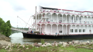 Riverboat Makes A Stop In Hardin County 5