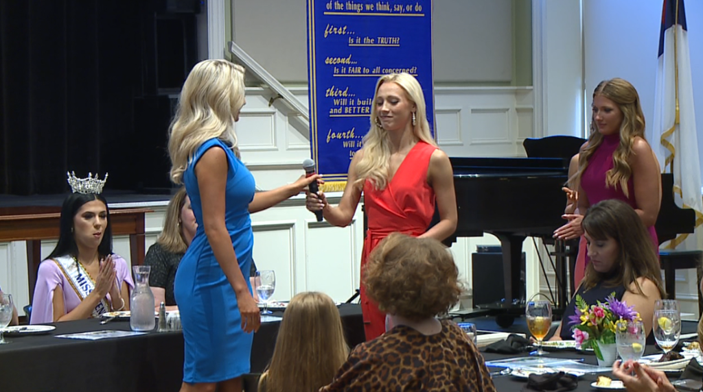 Luncheon Held For Pageant Contestants 1