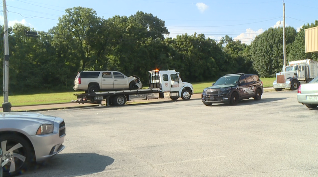 Jackson Police investigating Friday pursuit that ended in wreck WBBJ TV