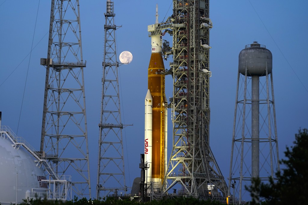 Nasa Moon Rocket Explainer