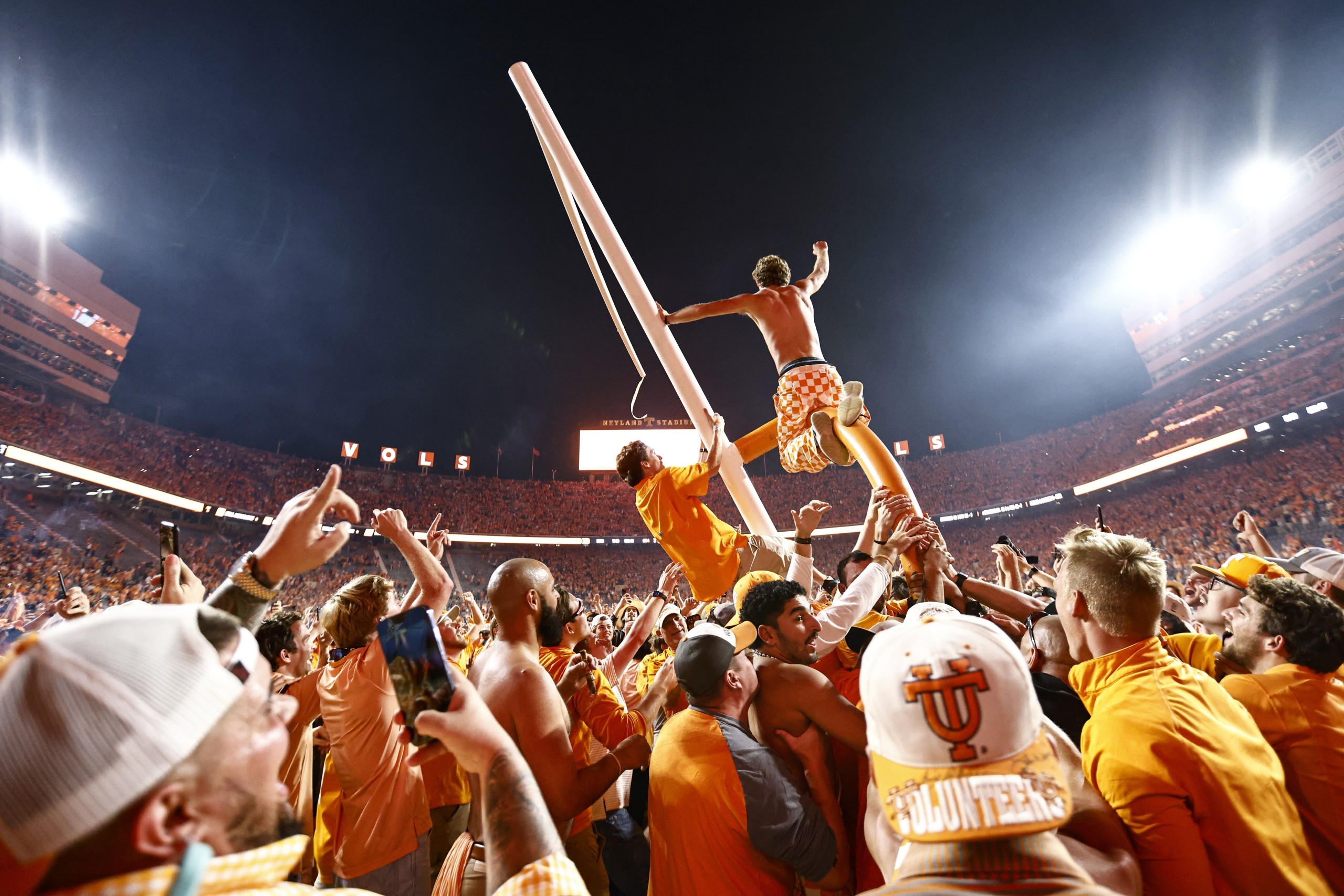 SEC Fines Tennessee 100k Vols Crowdsourcing New Goalposts WBBJ TV