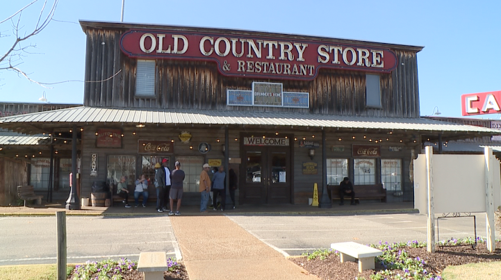 Veterans Get Free Meals At Old Country Store 1