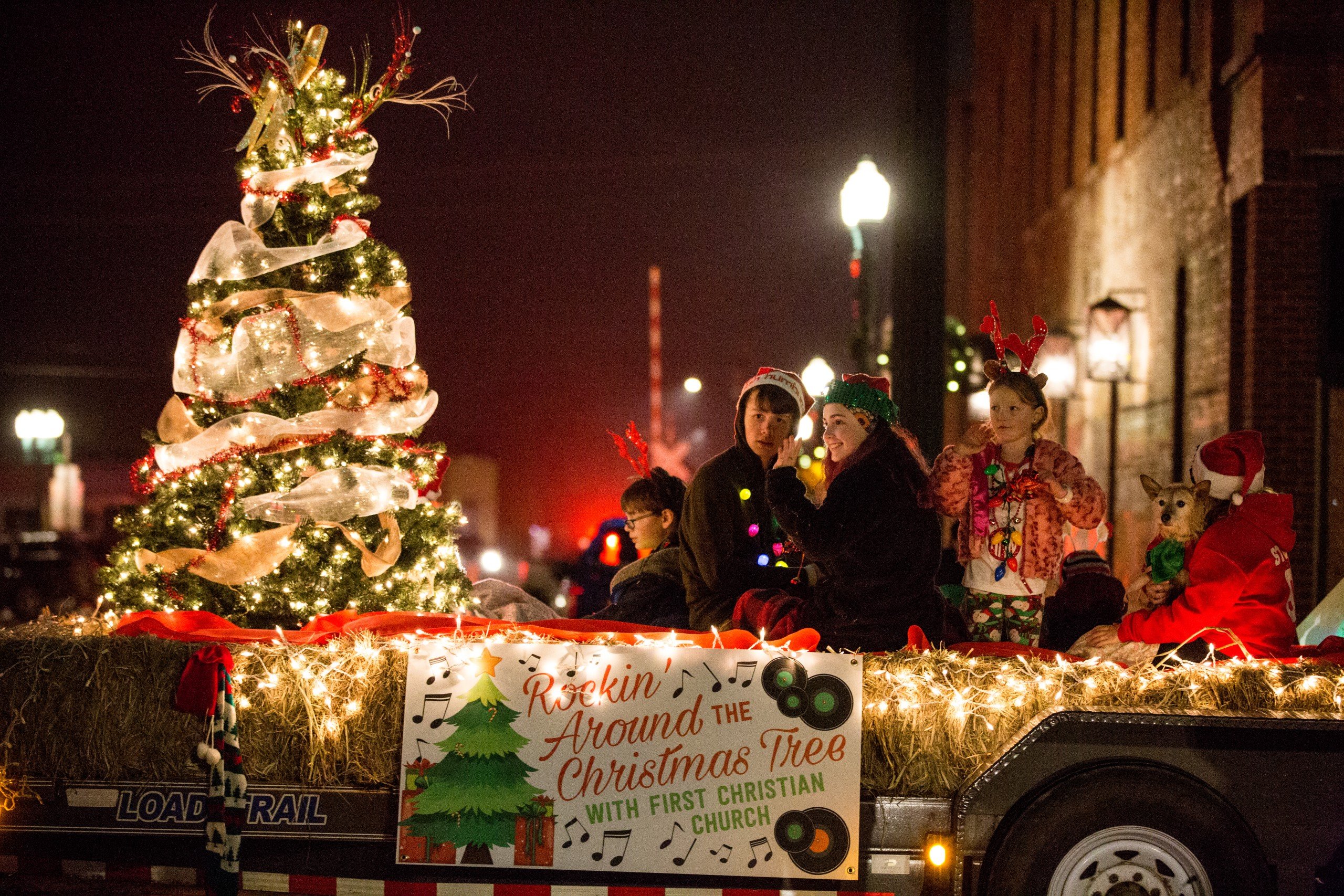 Paris seeks entrants for Holly Jolly Electric Christmas Parade - WBBJ TV