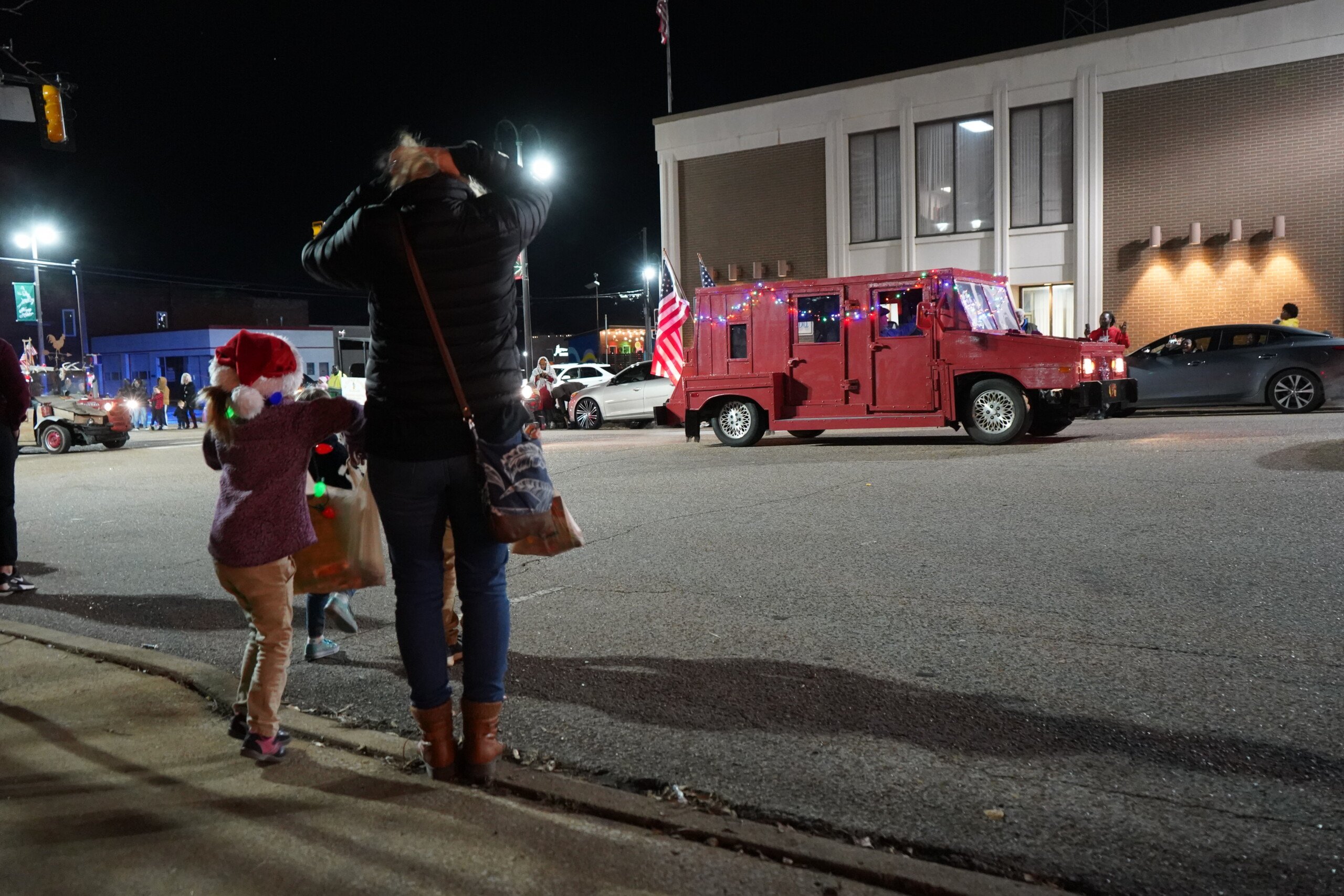 2022 Jackson Christmas Parade WBBJ TV