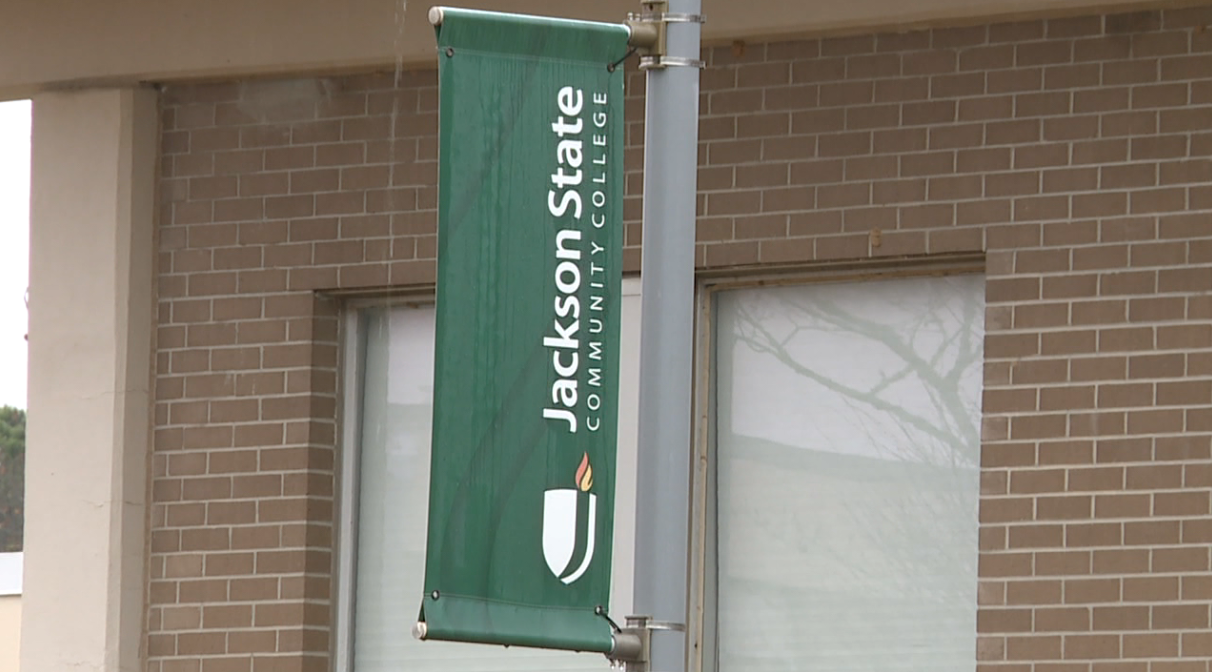 Grant helps students study abroad WBBJ TV