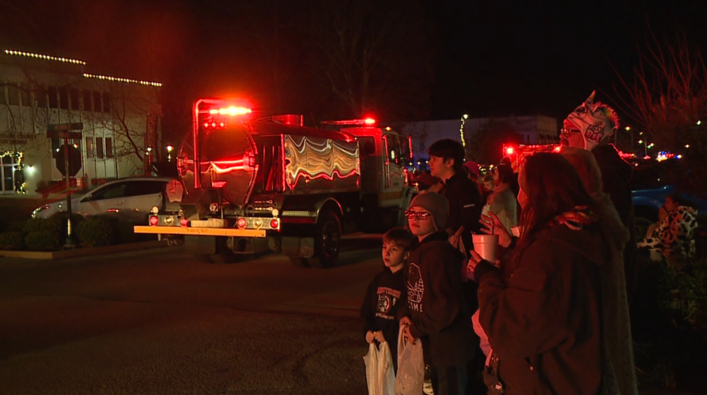 Holiday Season Brings Ice Skating Parade To Lexington 4