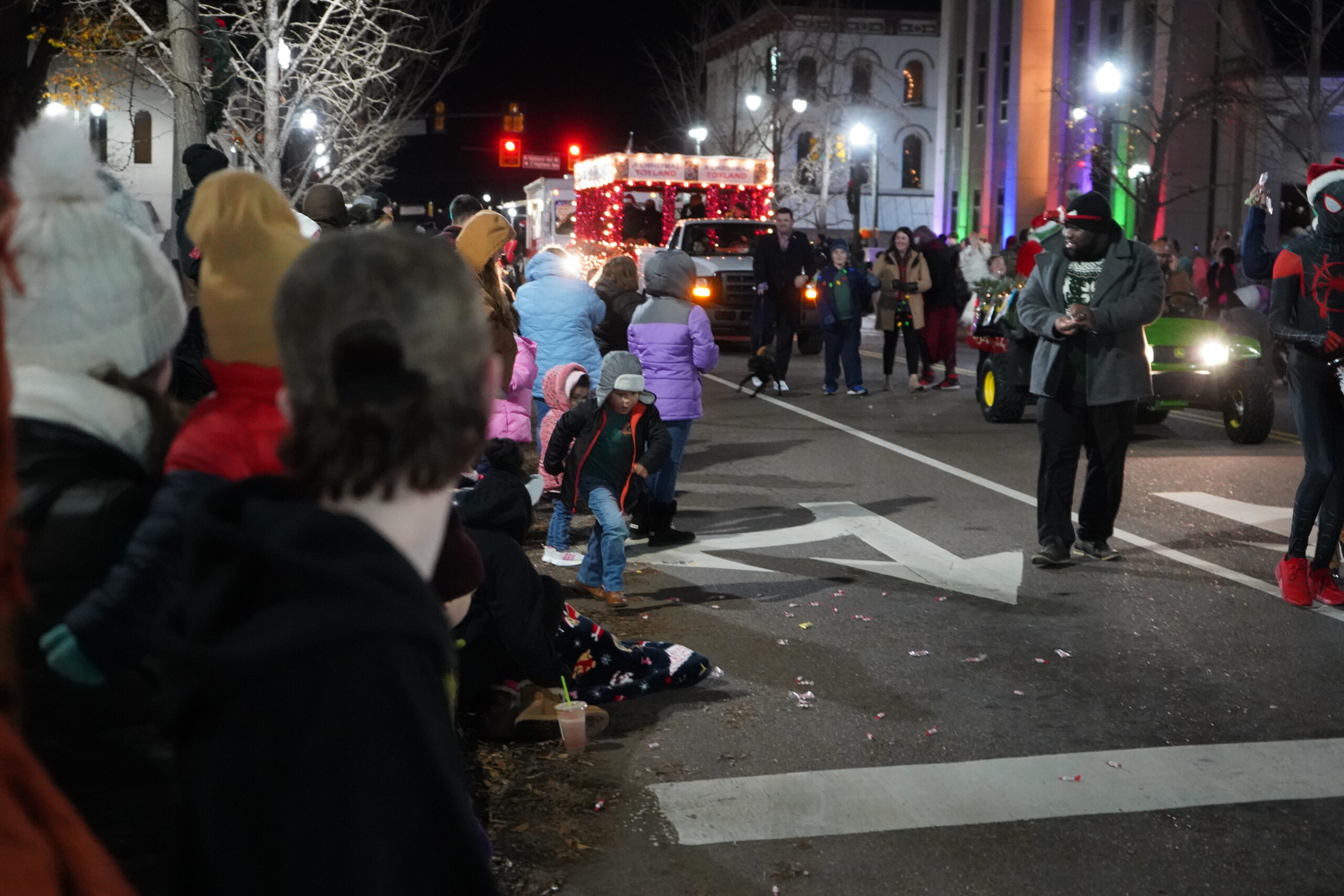 2022 Jackson Christmas Parade WBBJ TV