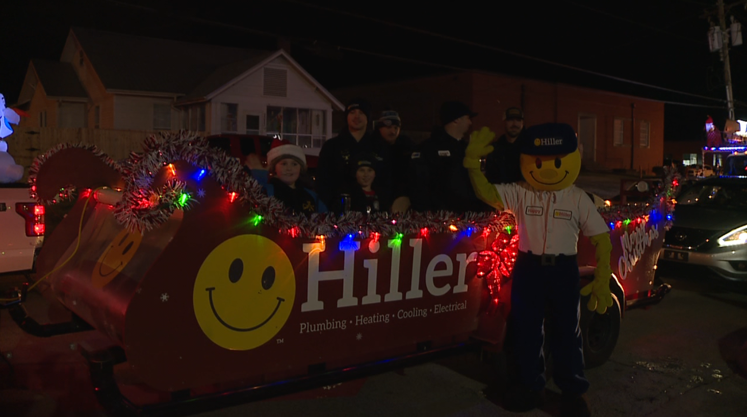 2022 Christmas parade rolls down Milan's Main Street WBBJ TV