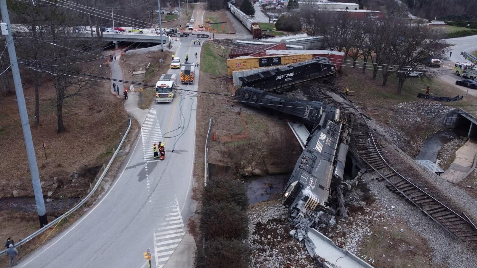 Two injured in East Tennessee train derailment WBBJ TV