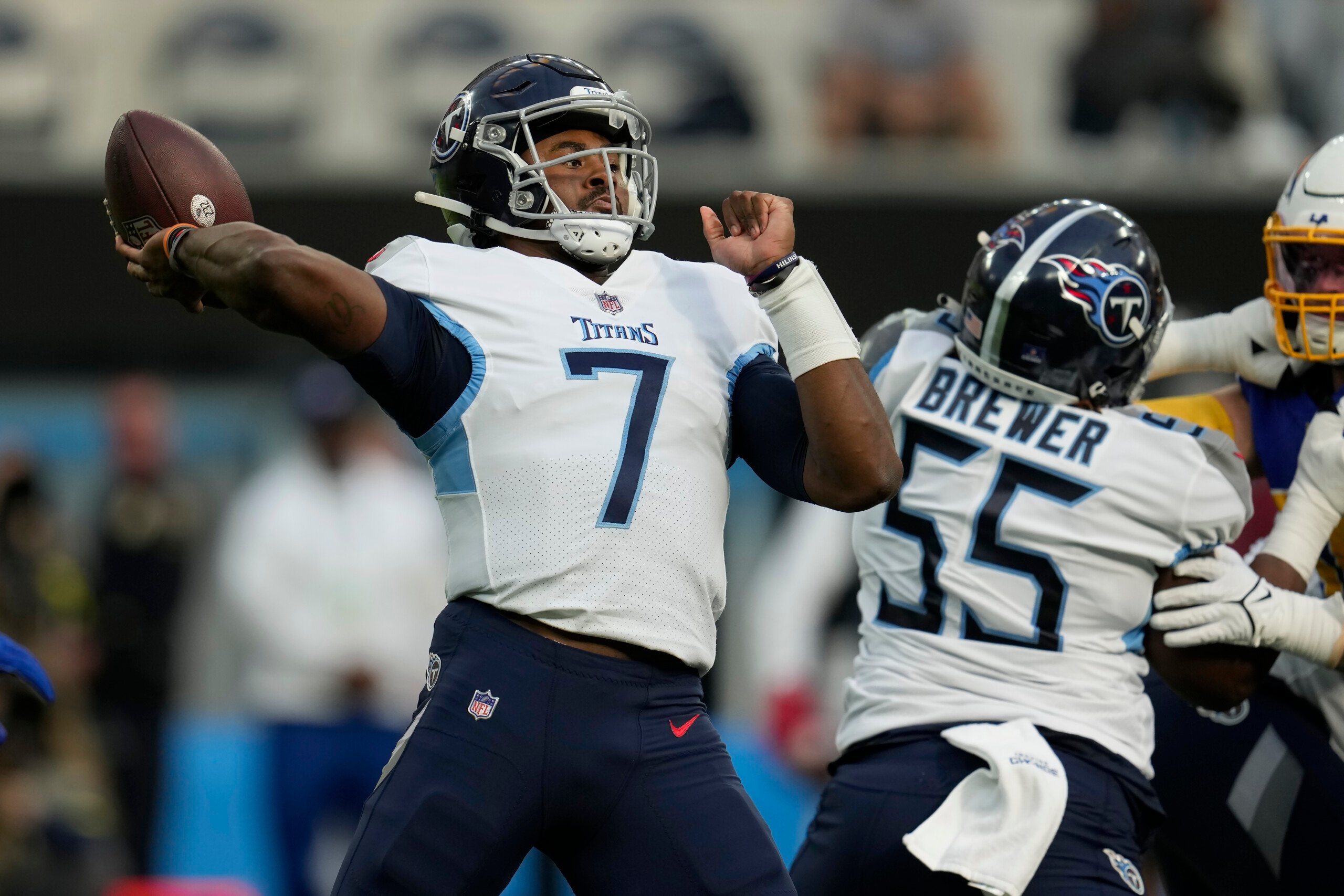 Titans' Tannehill out vs. Texans, rookie QB Willis to start - WBBJ TV