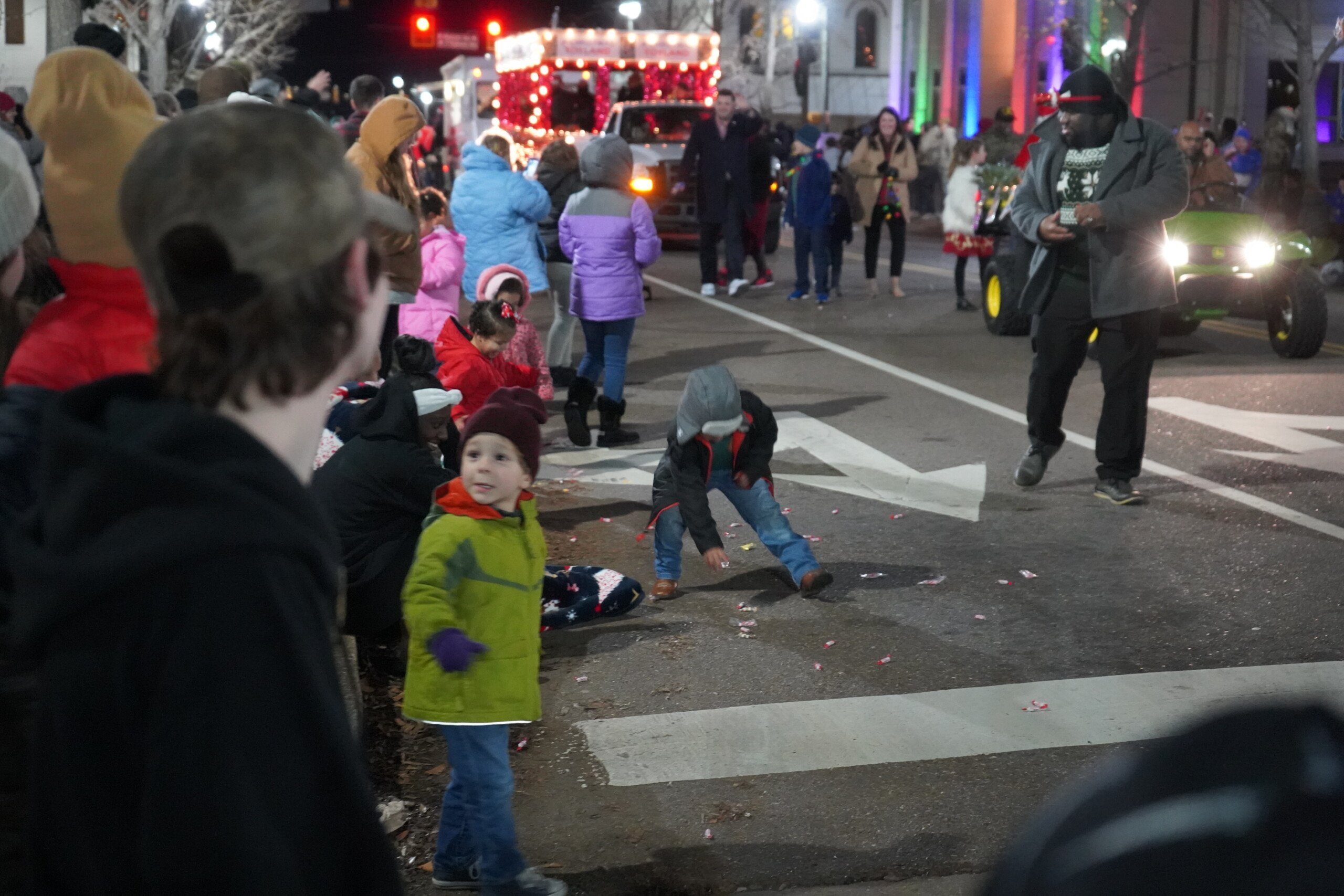 2022 Jackson Christmas Parade WBBJ TV