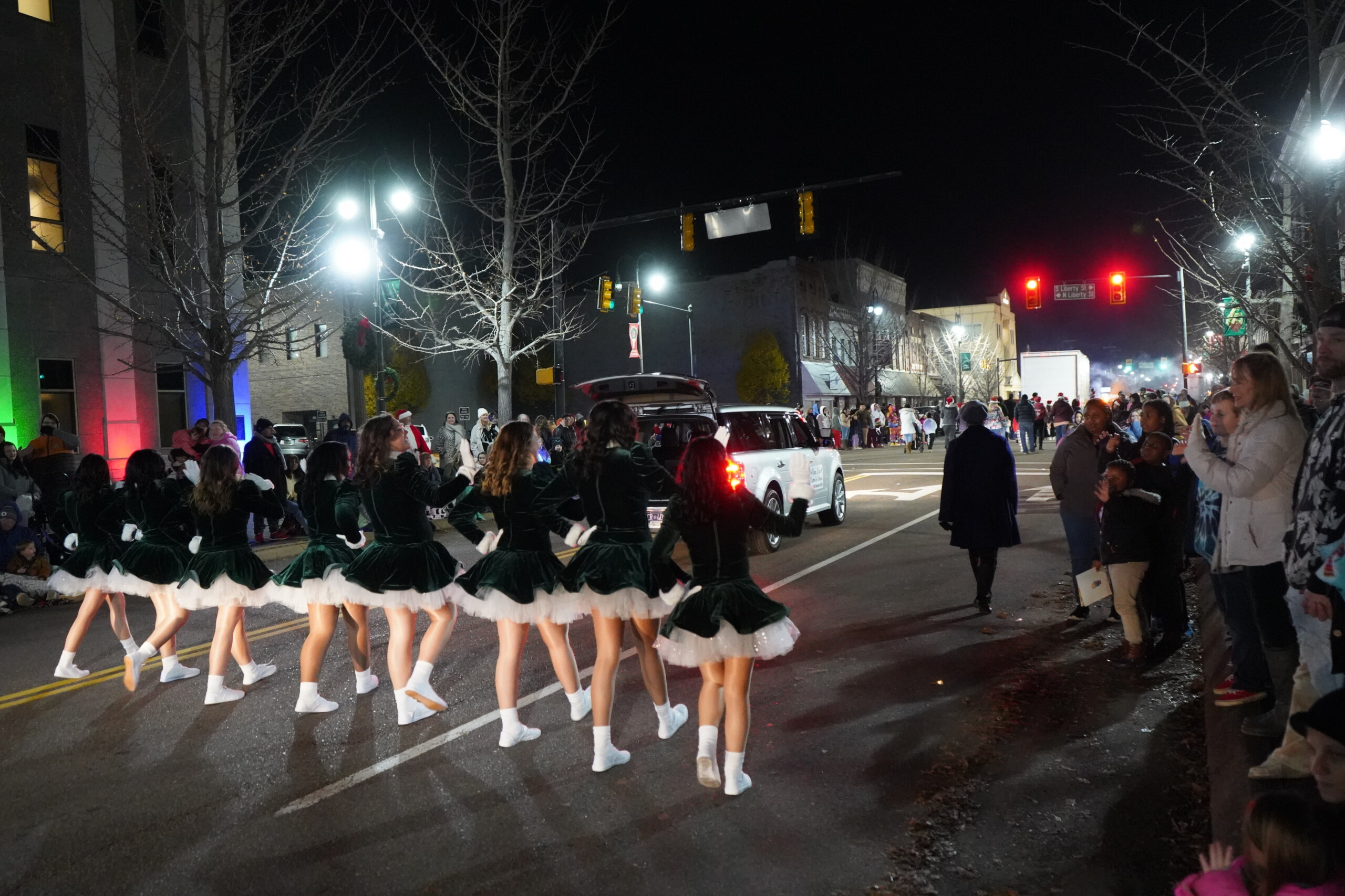 2022 Jackson Christmas Parade WBBJ TV