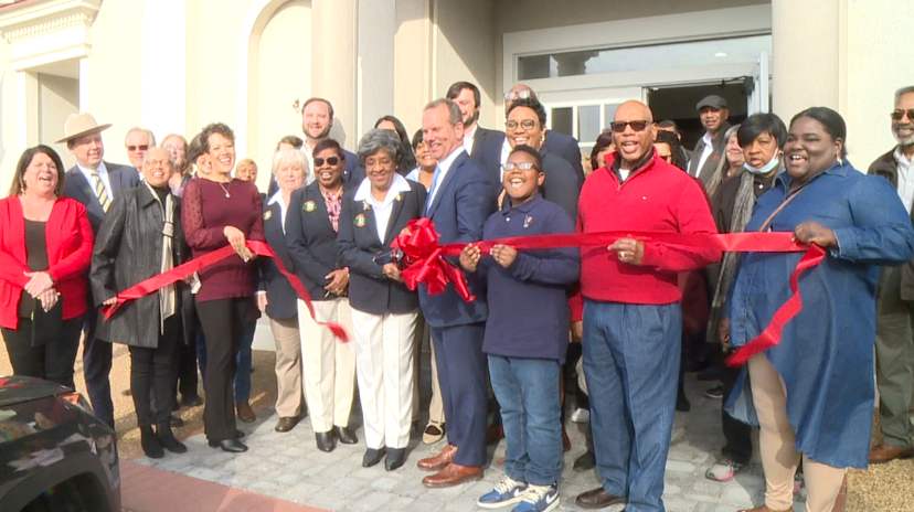 Community Holds Ribbon Cutting For New City Hall 2
