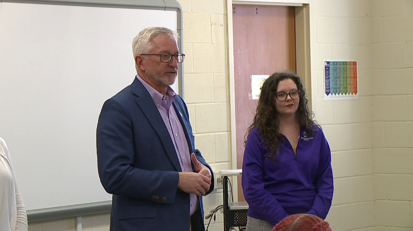 Tennessee Tech President Visits Students In Jackson 5