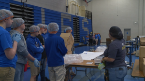 Students Pack Meals 6