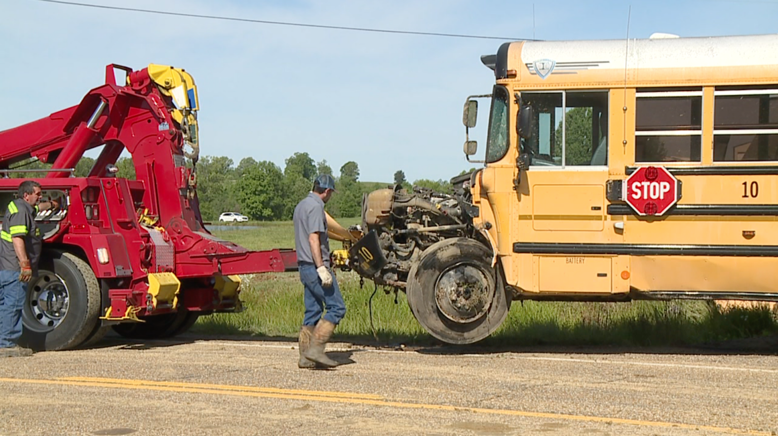 School Bus Wrecks In Carroll County - WBBJ TV