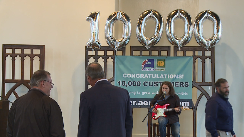 Business Celebrates 10,000 Customers - WBBJ TV