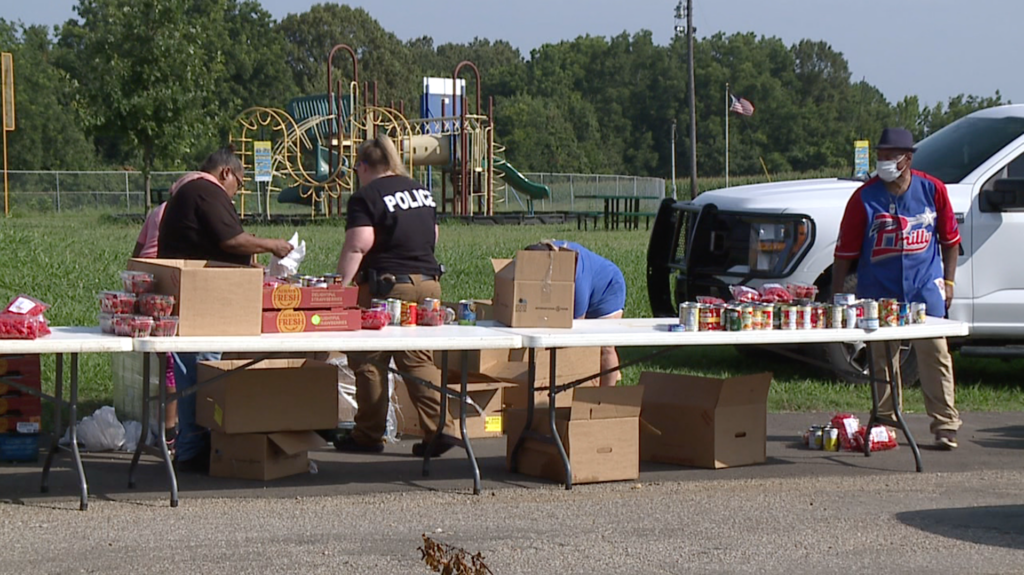 Whiteville Police Hold Drive Thru Food Drive 1