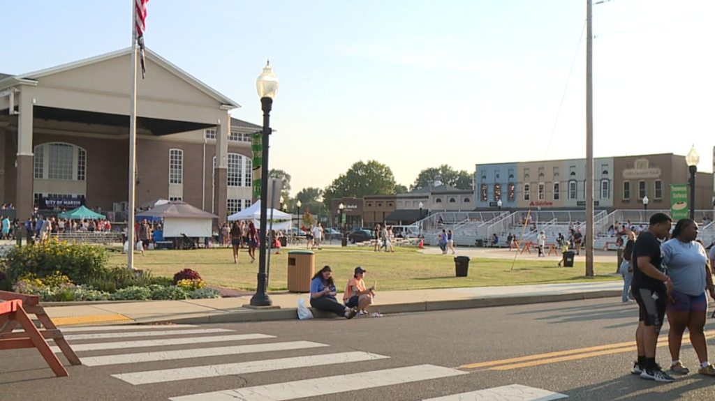 City Of Martin Welcomes College Students With Festive Event 3