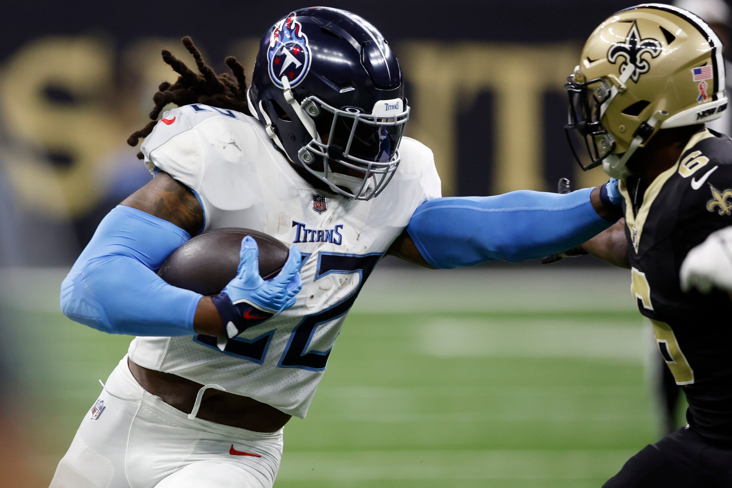 Derek Carr's New Orleans debut is a success as the Saints edge the Titans  16-15 - WBBJ TV