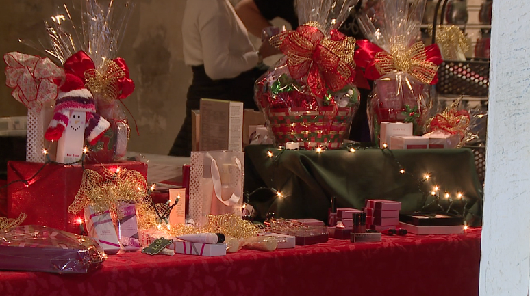 Holiday Pop Ups To Help Hope House 10