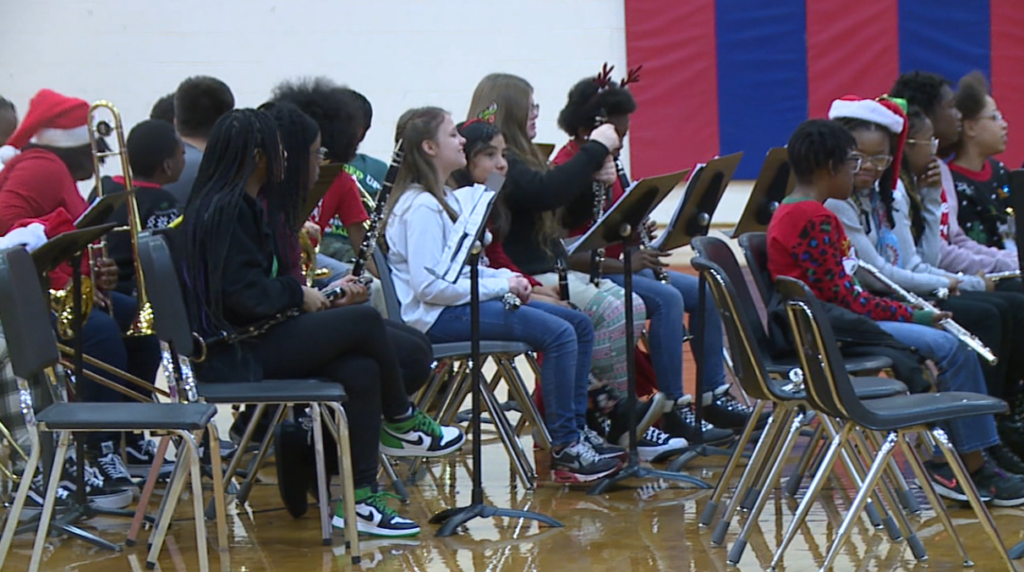 North Parkway Middle School Hosts Holiday Concert 4