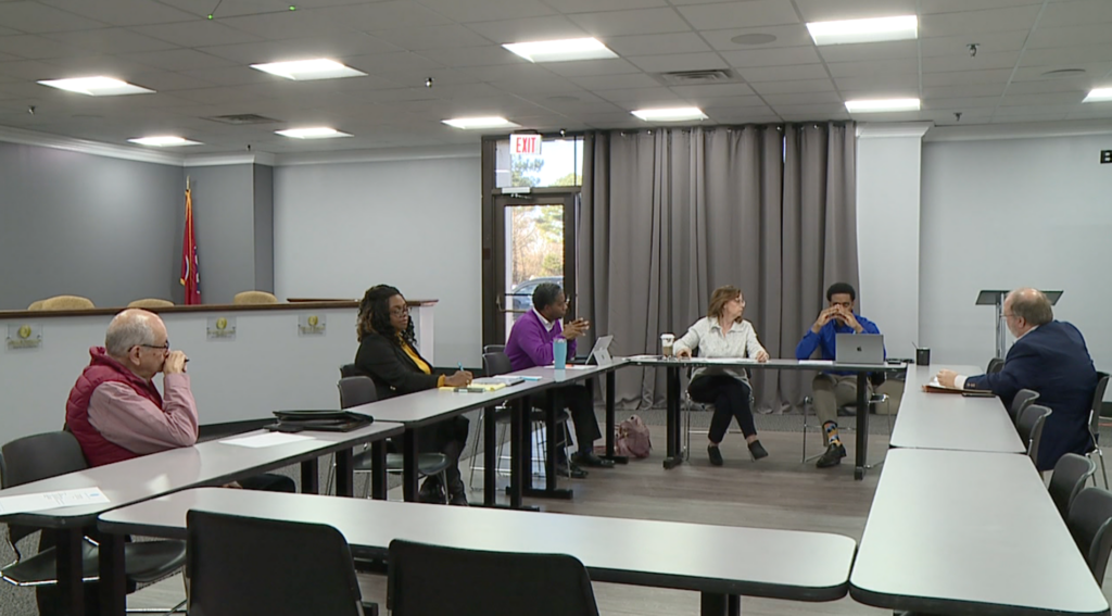 School Board Members Voice Concerns For Gov Lees Voucher Plan