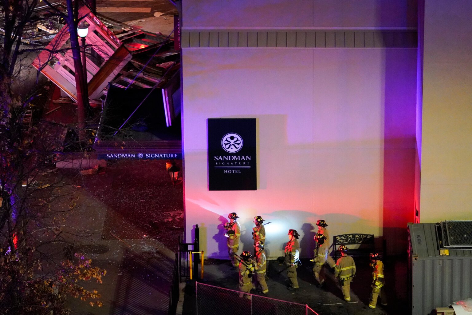 explosion-at-historic-texas-hotel-injures-21-and-scatters-debris-in