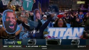 Titans Draft Jc Latham Out Of Alabama