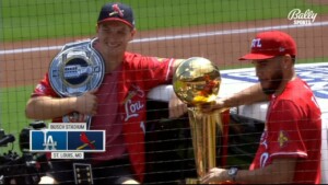 Dodgers Defeat Cadinals 2 To 1..