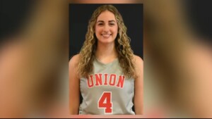 Union Macey Lee Brings In 500 Rebounds