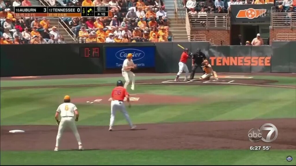 Vols Baseball Fall To Auburn