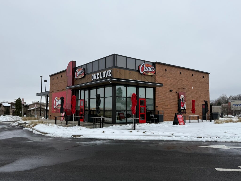 01 Exterior Raisingcanesjackson