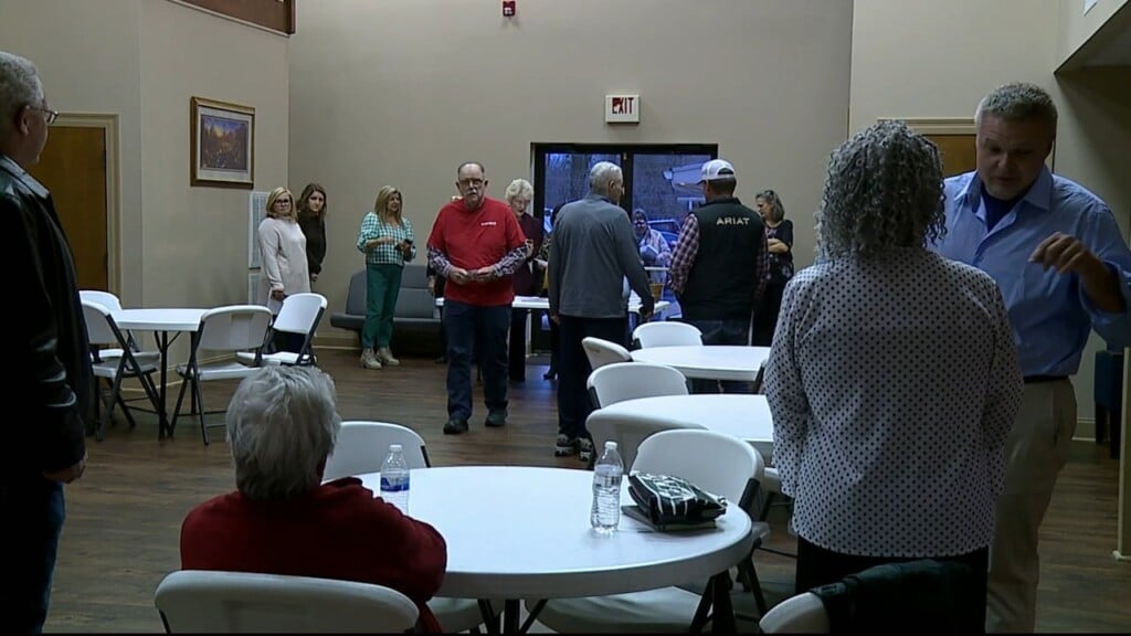 Mayoral Candidates Address The Community Face To Face