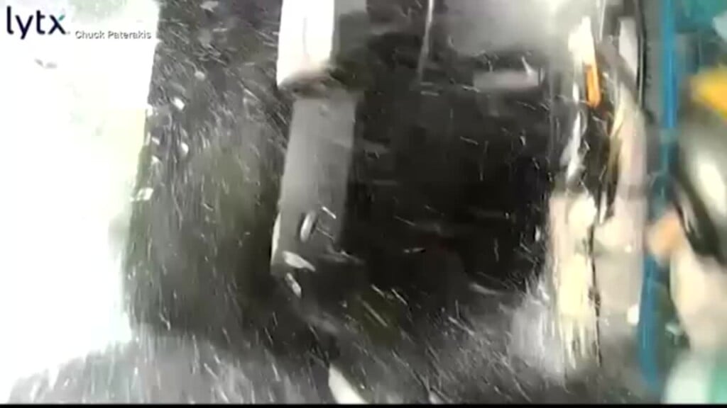 United Flight Landing In Newark Strikes Pole On New Jersey Turnpike, Damages Delivery Truck