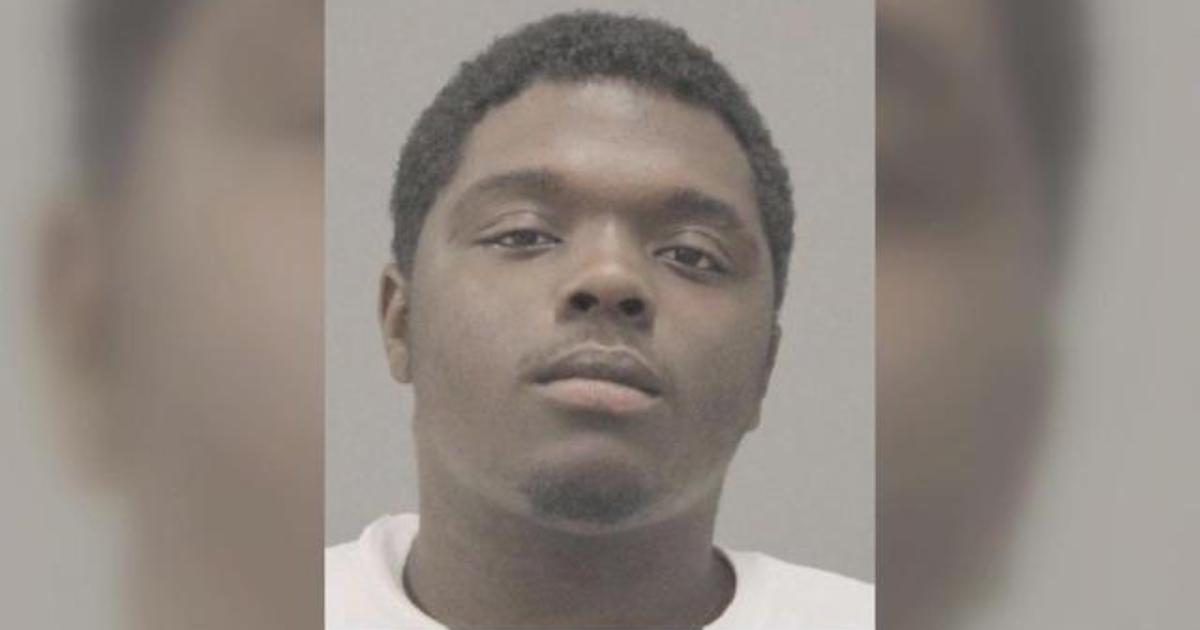 Police search for man accused of fatally shooting 3 people in Illinois ...