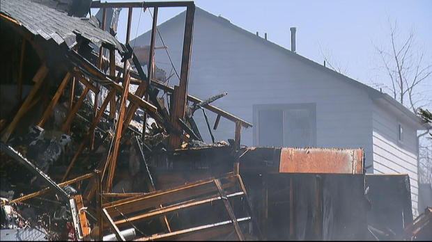180417-cbsdenver-house-fire-02.jpg 