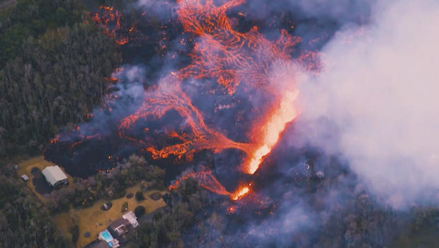 hawaii-volcano-fissue-aerial-view-paradise-helicopters-620.jpg 
