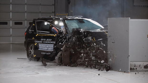 ctm-0612-grand-jeep-cherokee-crash-test.jpg 